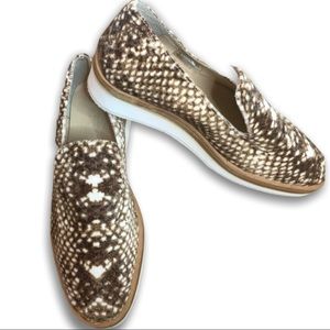 ⬇️ SHIPPING Free People Velvet Snake Loafers